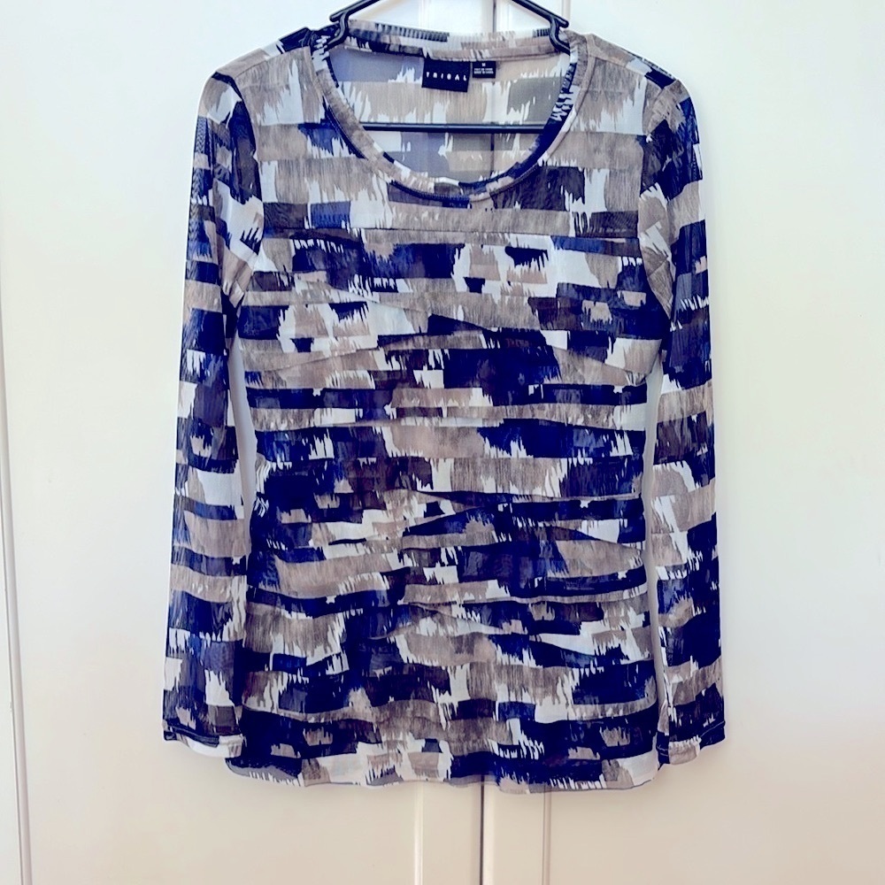 TRIBAL semi-sheer mesh long sleeve diagonal ruffle camo top size medium as new